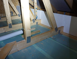 Zateplení stropu dřevostavby pomocí foukané izolace